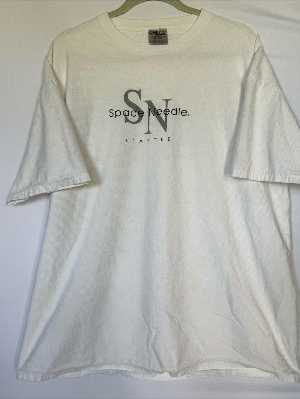 Space Needle Seattle White Textured Cotton Graphic Short Sleeve Tee Vintage 90s